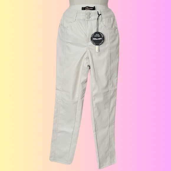 CREAM COLORED FAUX LEATHER JEANS STYLE PANTS SIZE 8 - Picture 3 of 5